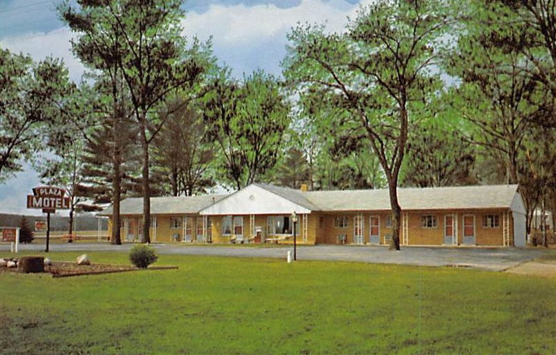 Montgomery Inn and Suites (Plaza Motel) - Postcard (newer photo)